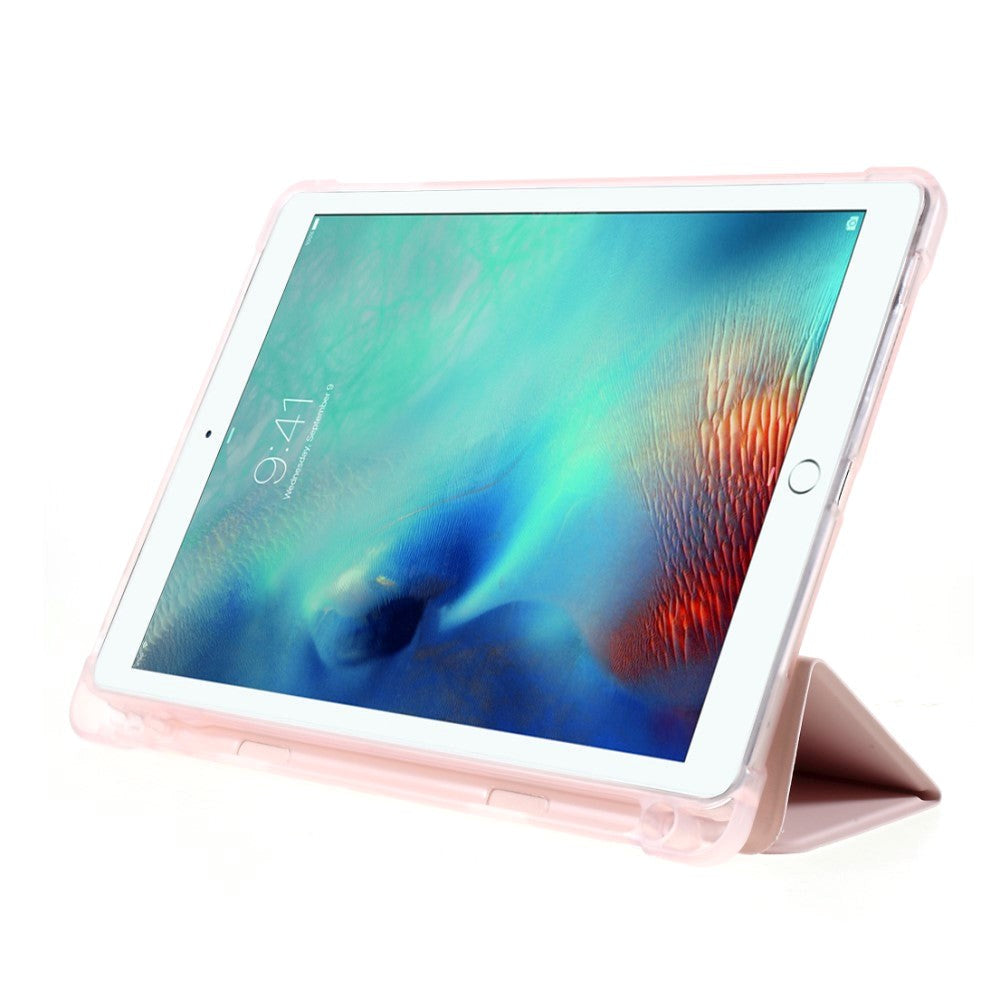 iPad 9.7" (2018 / 2017) / iPad Air / iPad Air 2 Tri-fold Fodral med Apple Pencil Hållare - Rosa