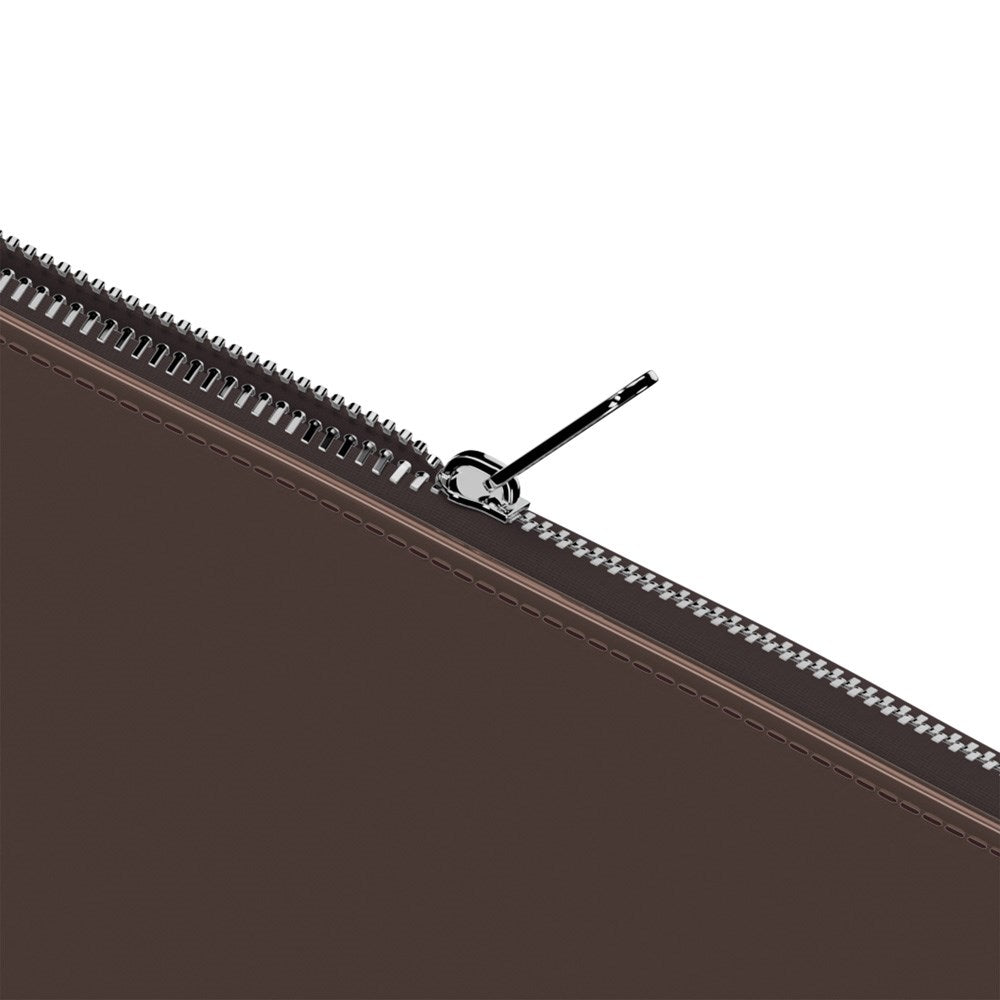 Holdit Lackläder Sleeve för MacBook / Laptop 14" (34,2 x 24,2 cm) - Chocolate