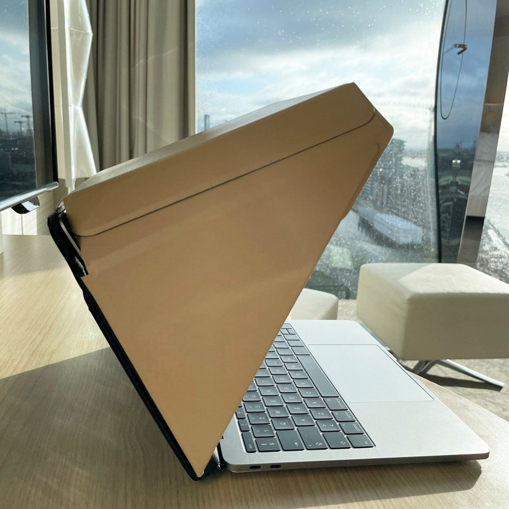 Universellt Philbert Laptopfodral med Solskydd och Inbyggt Privacy 12-14" - Beige