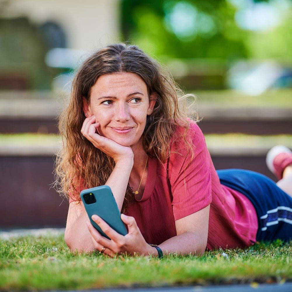 iPhone 11 GreyLime 100% Växtbaserat Skal - Mörkgrön - Köp ett skal och plantera ett träd
