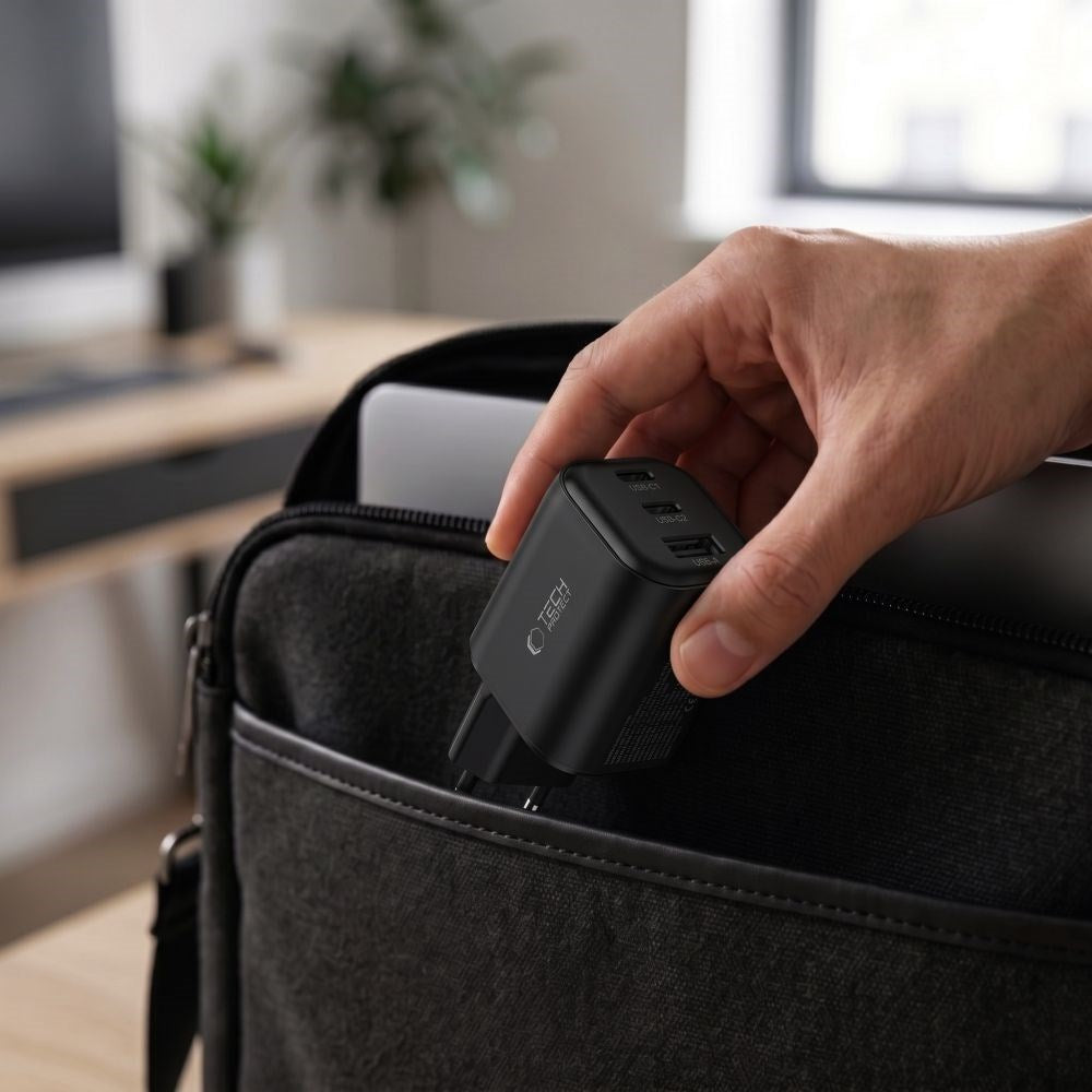 Tech-Protect 100W Väggladdare - 1 x USB-A - 2 x USB-C - Svart