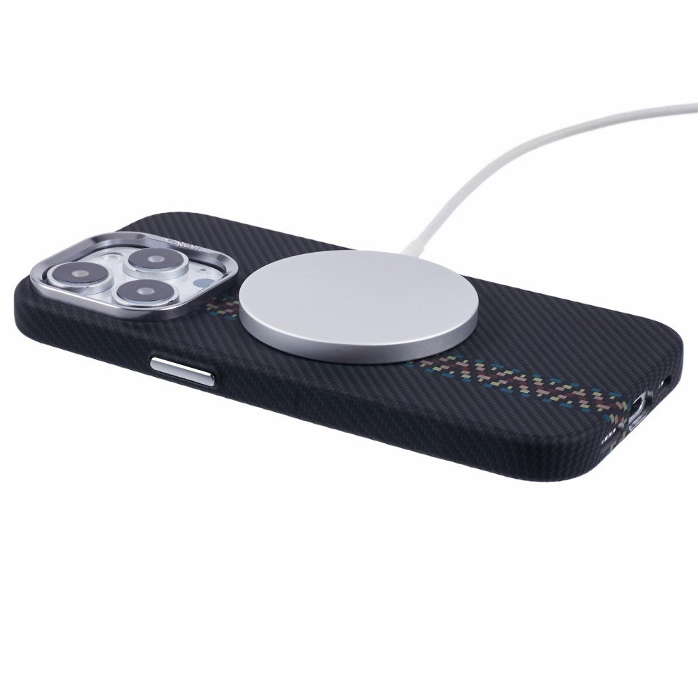 EIDERWOOD Mönstrad Carbon Skal - iPhone 15 Pro - MagSafe Kompatibel - Dark ZigZag Pattern