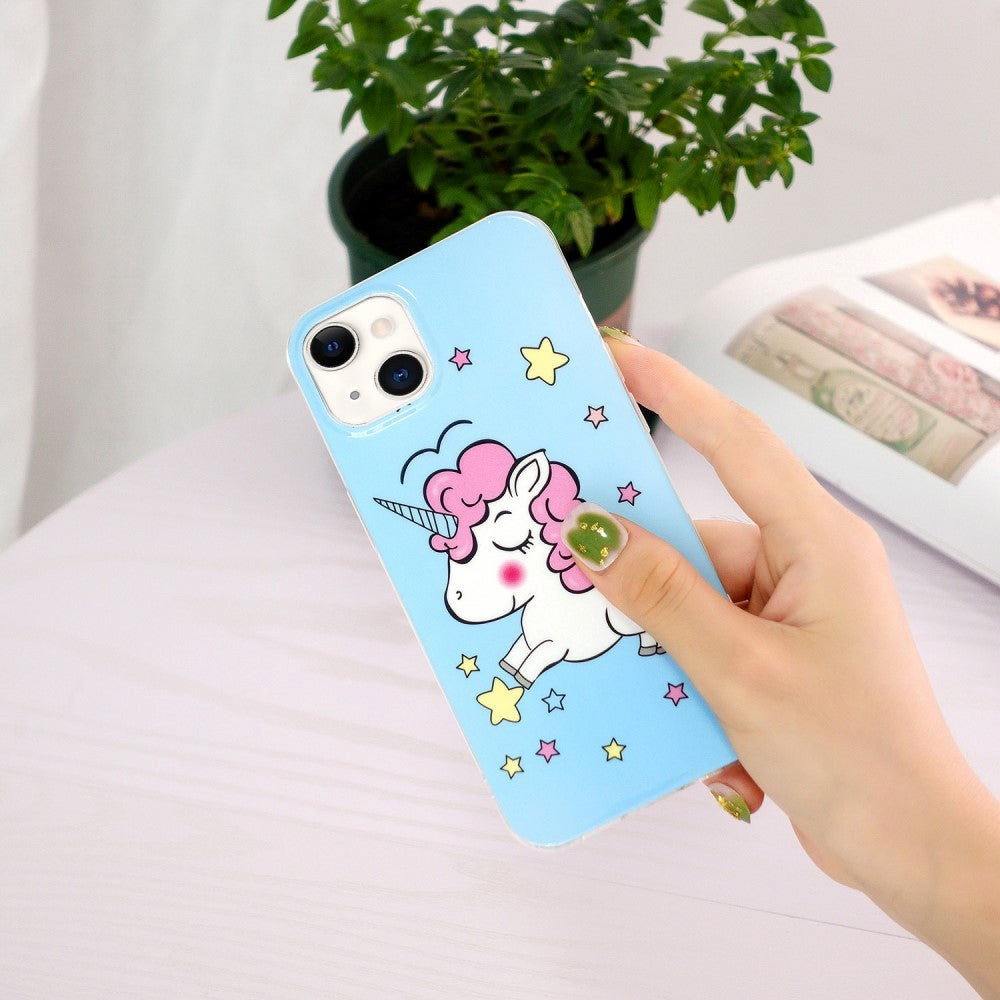 iPhone 15 Självlysande Flexibelt Skal av Plast med Tryck - Enhörning