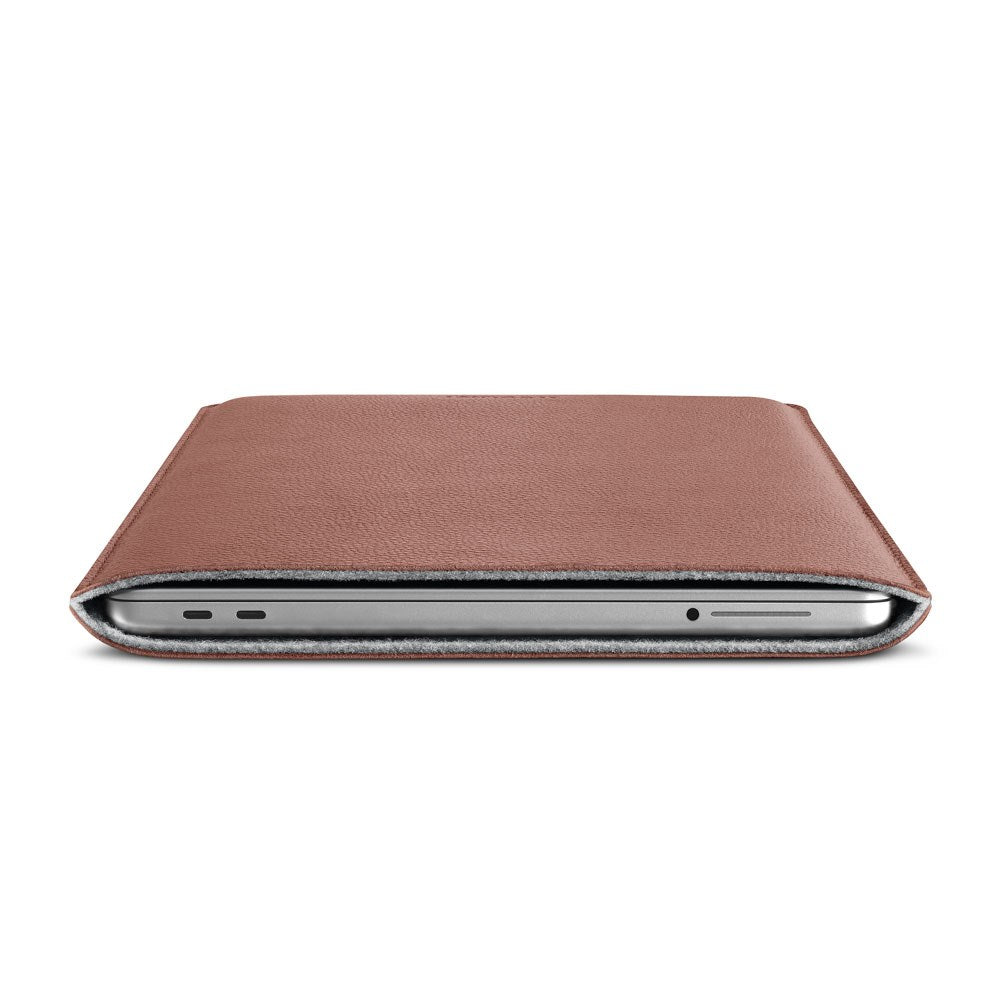 MacBook Neo 13 A18 Pro (2026) Woolnut Leather Sleeve - Brun