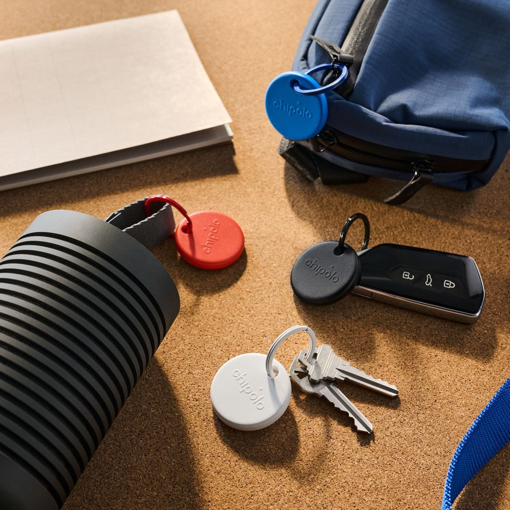 Chipolo POP Bluetooth GPS Tracker - Kompatibel med Apple Find My & Google's Find My Device - 4 Stk. - Röd / Blå / Vit / Svart