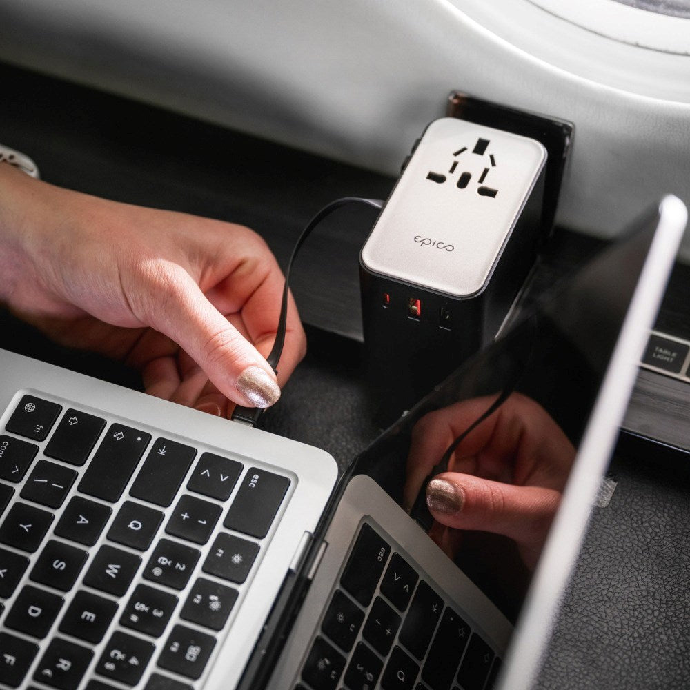 Epico UltraBoost Universal Reseadapter 70W med 2 x USB-A 1 x USB-C - Titanium