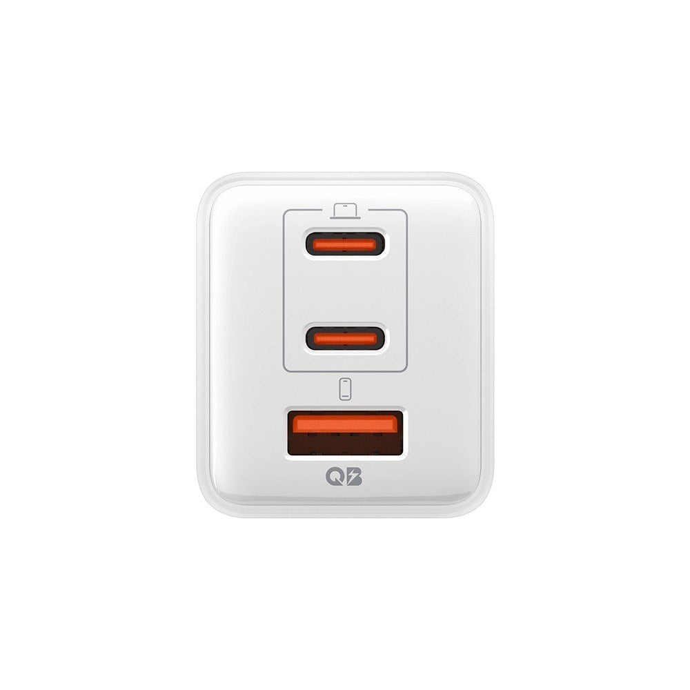 Spigen Essential 47W Väggladdare med 2 x USB-C & 1 x USB-A - Vit