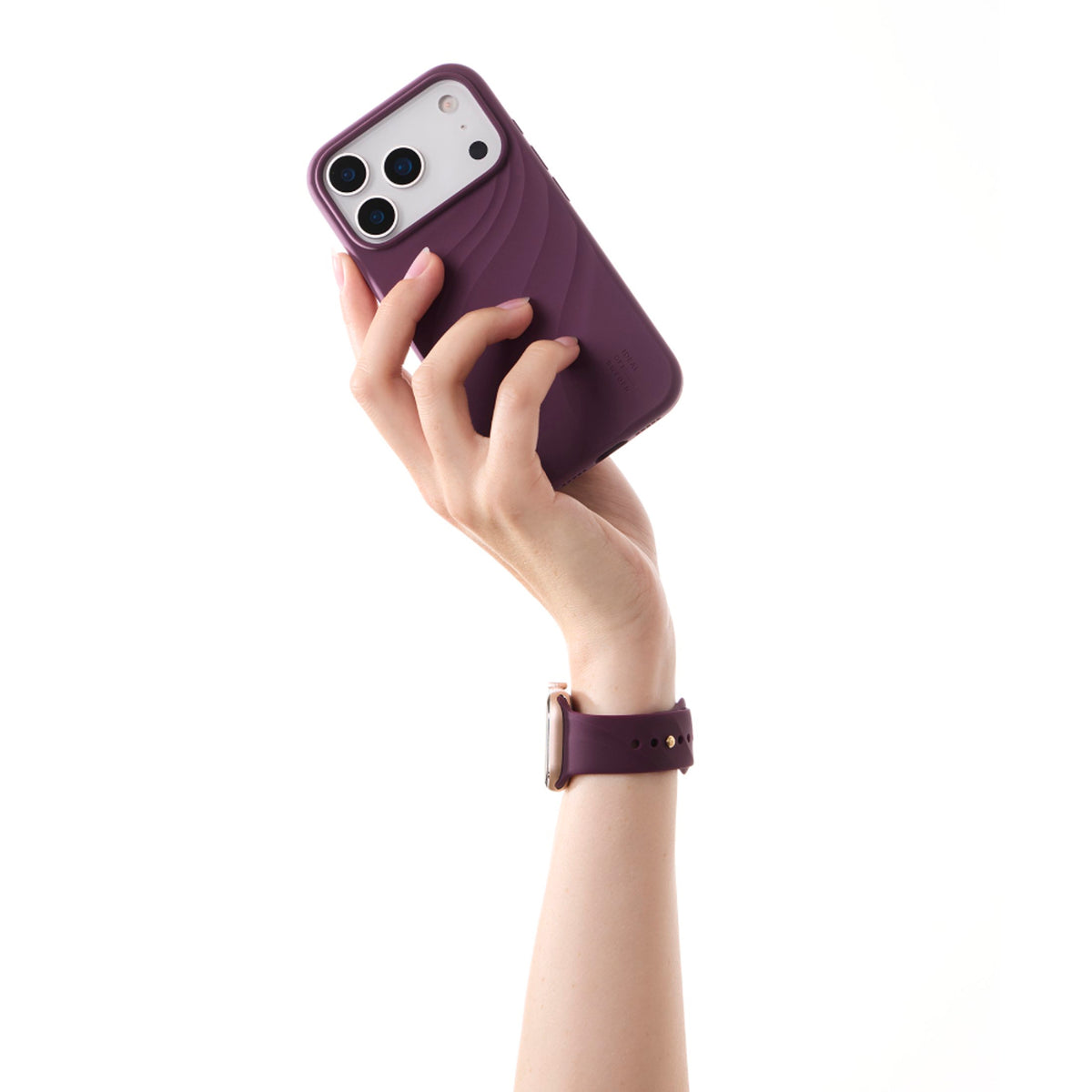 Apple Watch (42/44/SE/45/46/49mm) iDeal of Sweden Soft Swirl Silikonarmband - Storlek M/L - Velvet Plum