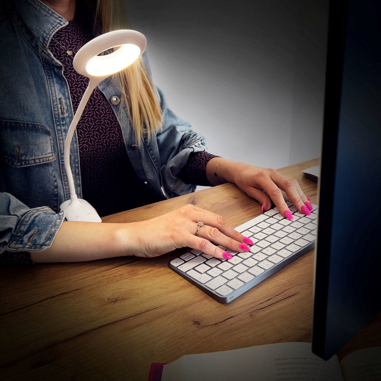 Hurtel LED Reading Lamp - Svart