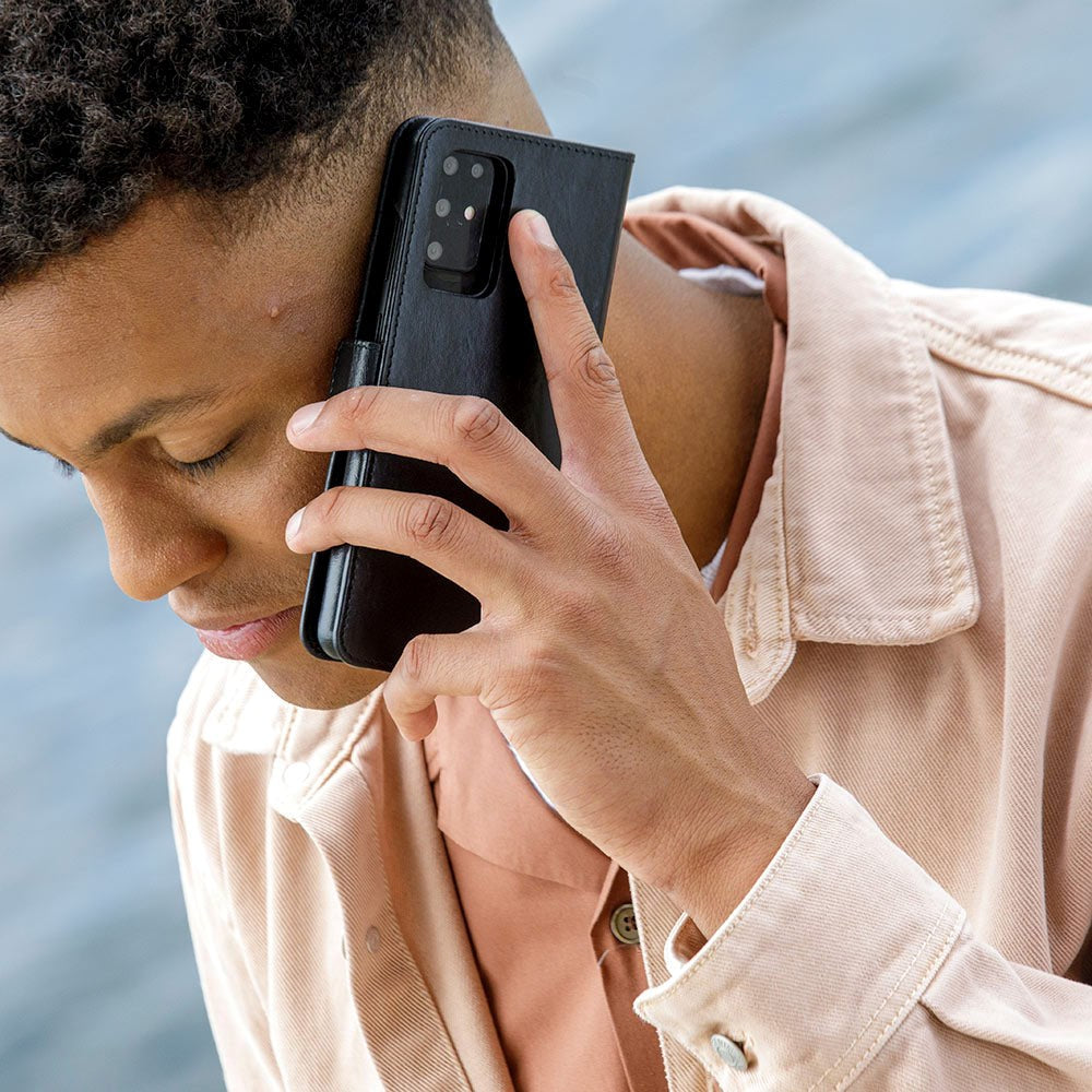 Samsung Galaxy S23 Ultra dbramante1928 Lynge Magnetiskt Plånboksfordral i Äkta Läder - Black