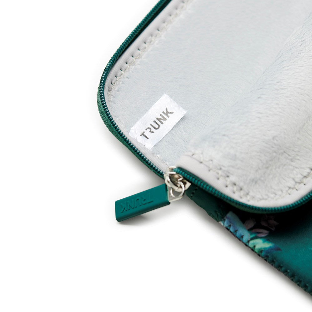 Trunk Neoprene Sleeve för MacBook 13" (30.5 x 21.5 x 1.5 cm) - Sweet Power Green Flower