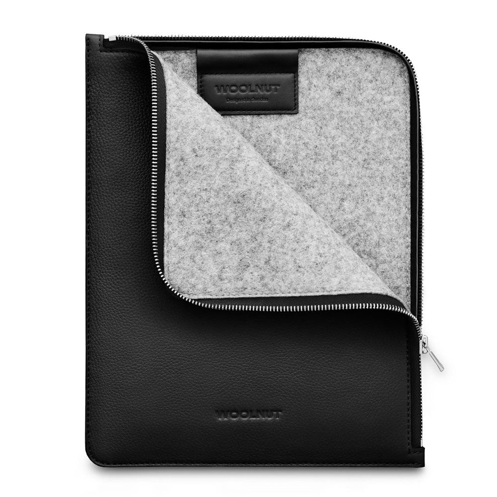 Woolnut iPad / Tablet (23 x 29 cm) Äkta Läder Folio Sleeve - Svart