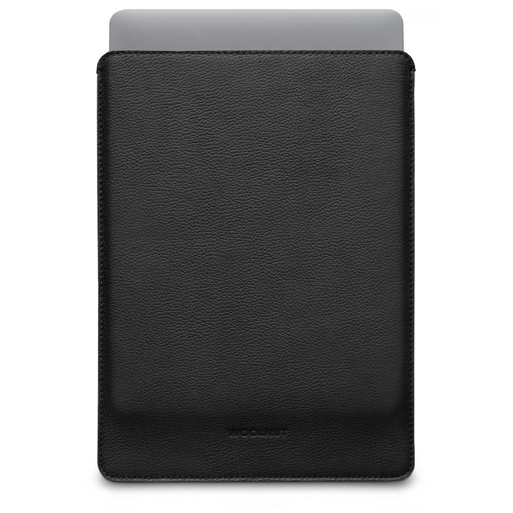 Woolnut MacBook Pro 14" M5 / M4 / M3 / M2 / M1 (2025 / 2021) Äkta Läder Folio Sleeve - 24.5 x 33 cm - Svart
