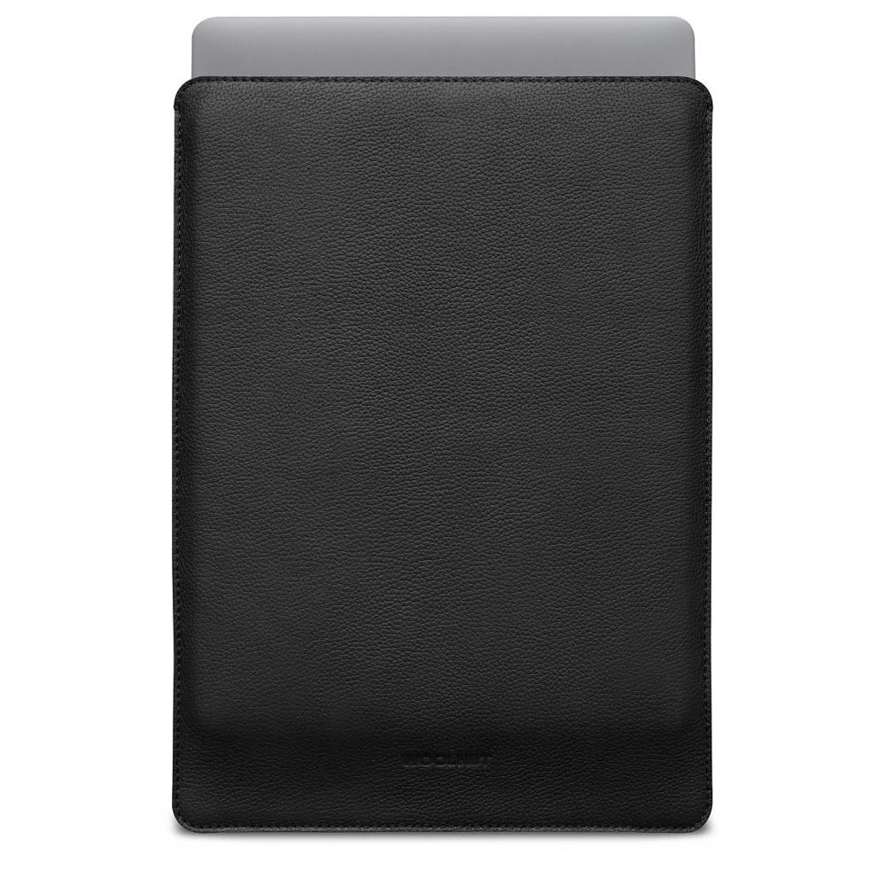 Woolnut MacBook Pro 16" M4 / M3 / M2 / M1 (2024 - 2021) Äkta Läder Folio Sleeve - 27.5 x 37.5 cm - Svart