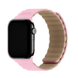 Apple Watch (42/44/SE/45/46/49mm) Holdit Silicone Magnet Klockarmband - Rosa / Beige