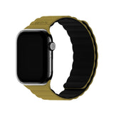 Apple Watch (42/44/SE/45/46/49mm) Holdit Silicone Magnet Armband - Warm Olive / Black