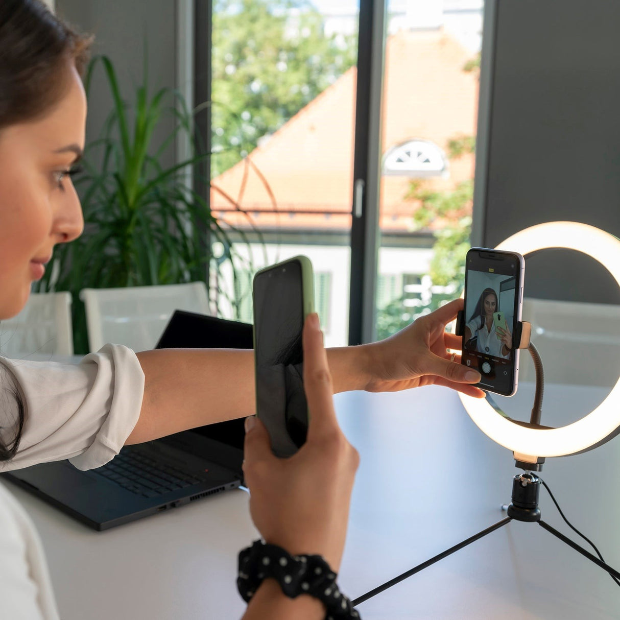 4Smarts LoomiPod Mini Selfie Stativ med LED Ring Light, Hållare och Stativ