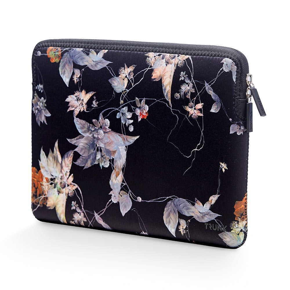 Trunk Neopren Sleeve för Macbook 16" (37 x 25.5 x 2 cm) - Black Flower