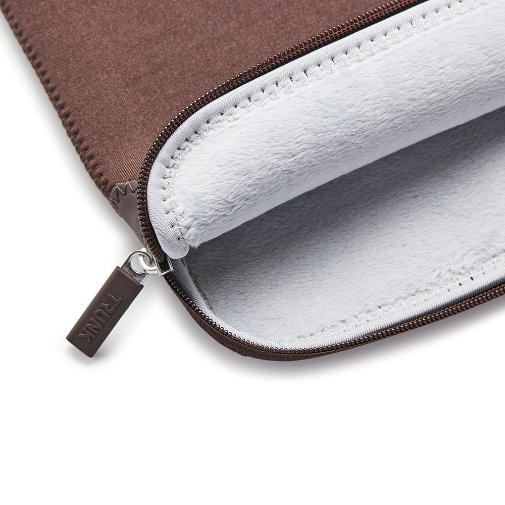 Trunk Neopren Sleeve till Macbook 13" (32 x 22 x 2 cm) - Java Brown