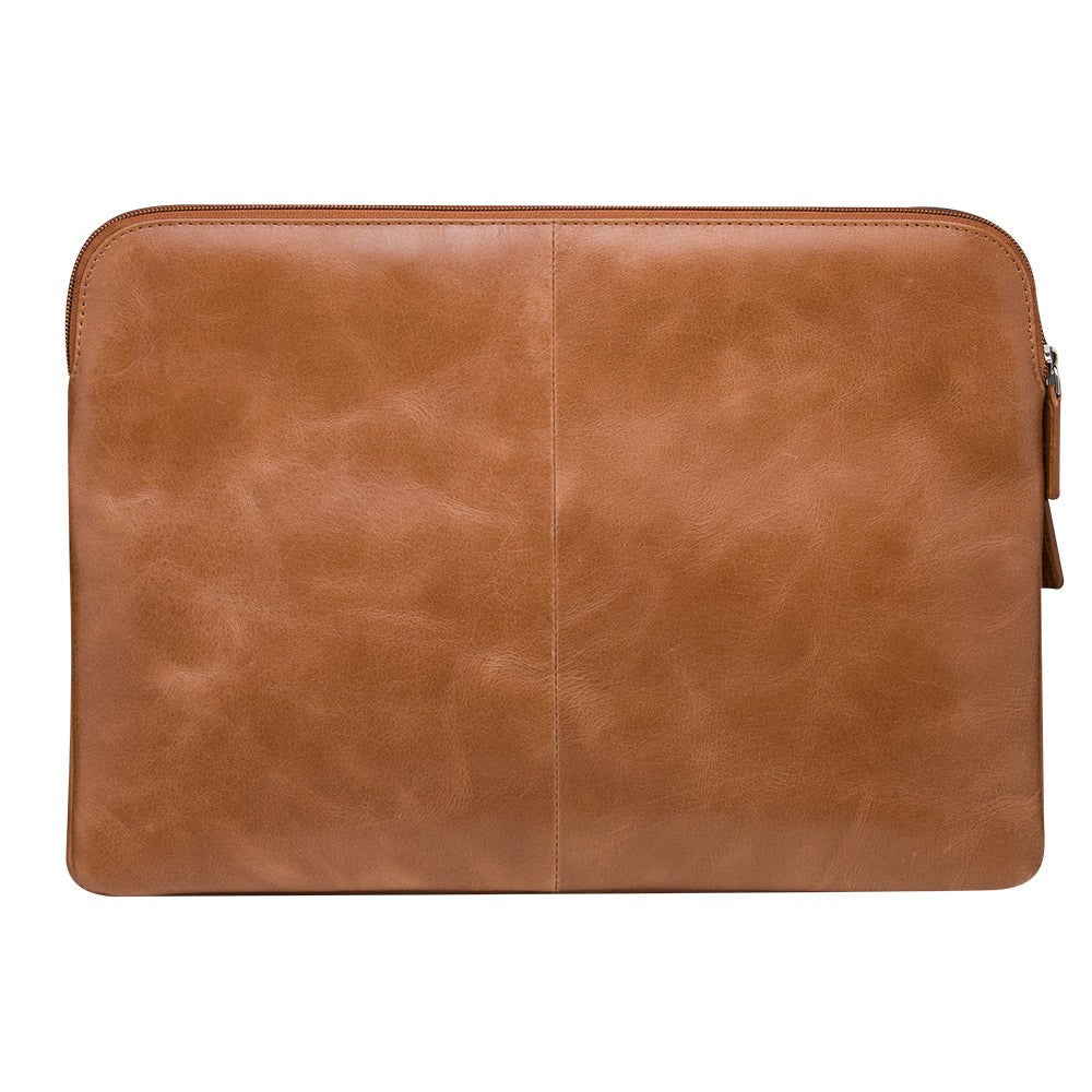 dbramante1928 Skagen Pro+ Sleeve i Äkta Läder för Bärbar Dator / MacBook (312 x 220 mm) - CO2-neutral - Tan