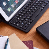 iPad 9.7" (2018/2017) Xceed CoverKey (ICK-03-SC) Trådlöst Tangentbord med Fodral - Nordiska Tangenter -  Svart