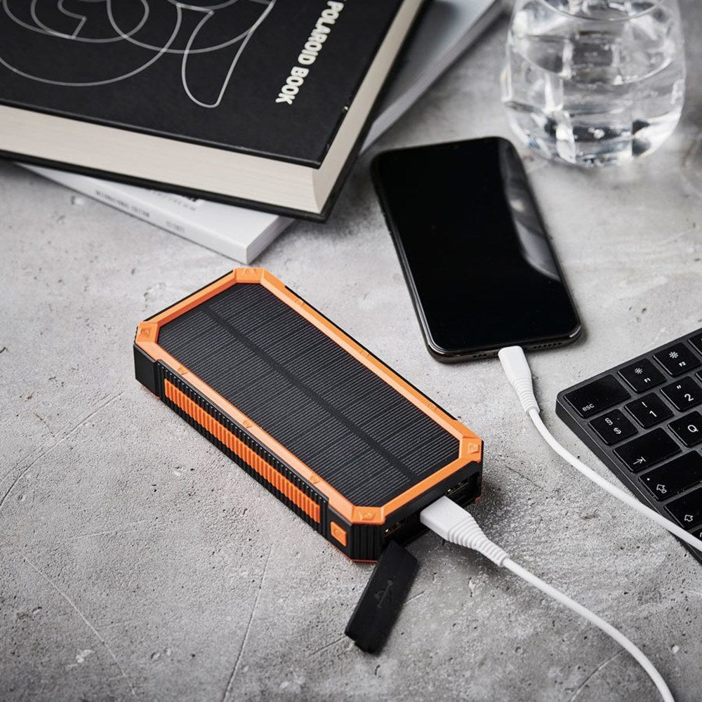 Lippa Solar Cell Powerbank 20.000 mAh 20W 3 X USB-A & 1 X USB-C- Svart / orange