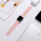 Lippa Apple Watch (38/40/SE/41/42mm) Magnetisk Silikonrem - Rosa