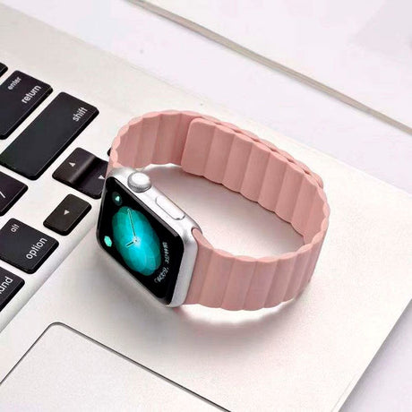 Lippa Apple Watch (42/44/SE/45/46/49mm) Magnetisk Silikonrem - Rosa