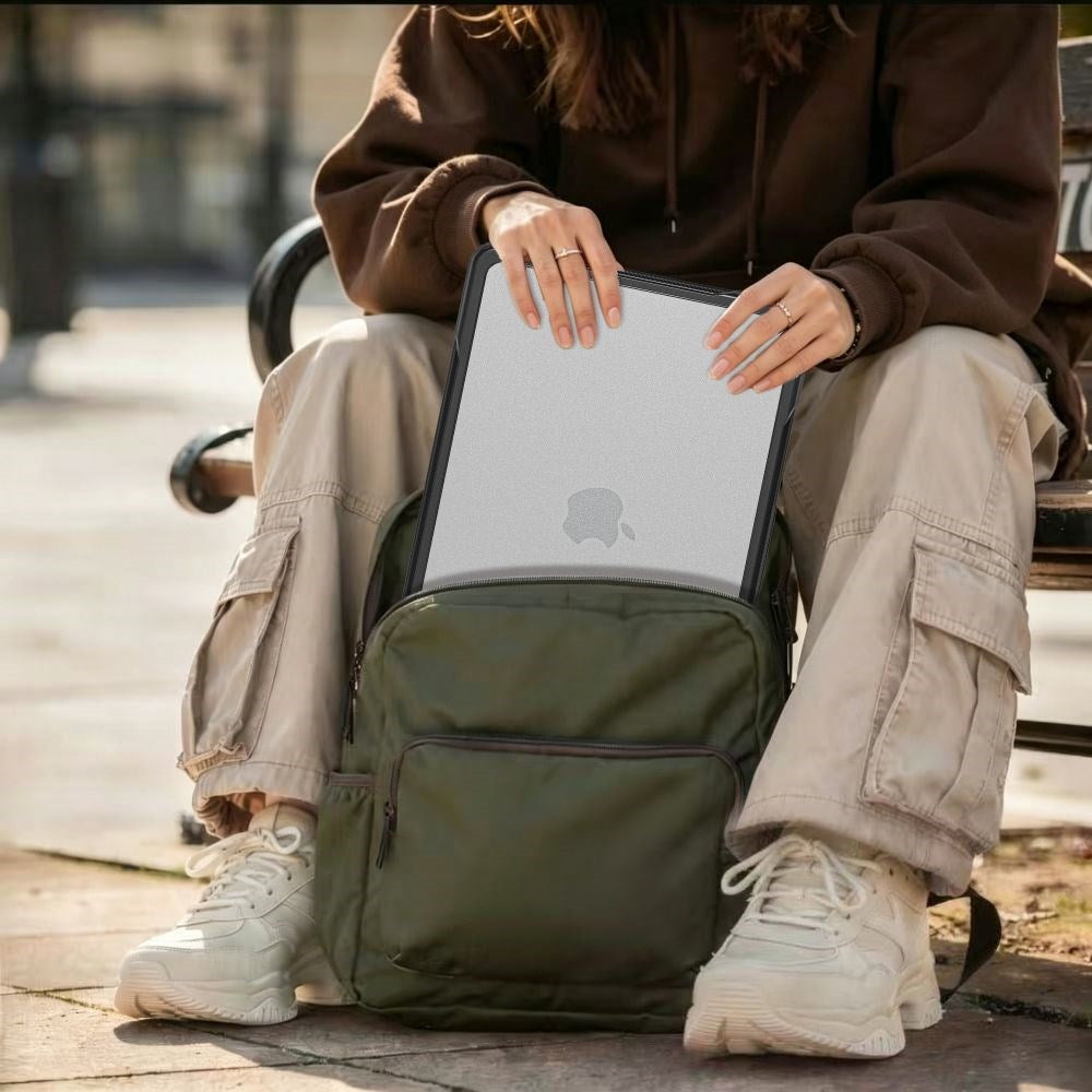 MacBook Neo 13 A18 Pro (2026) Tech-Protect Velar Hybrid Fodral - Genomskinlig / Svart