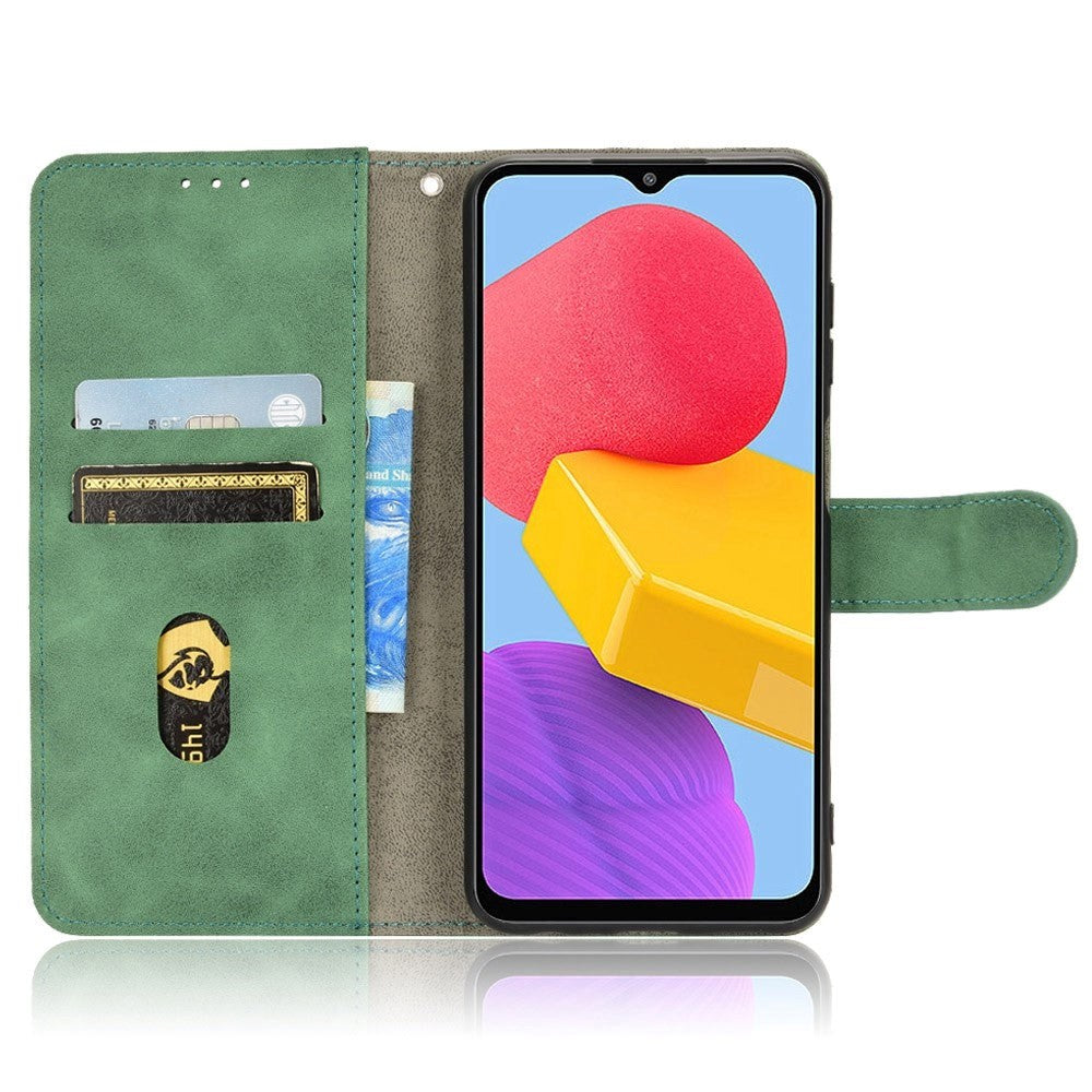 Samsung Galaxy M13 Läder Flip Fodral med Plånbok och Magnetisk Stängning - Grön