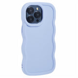 iPhone 12 / 12 Pro EIDERWOOD Flexibelt Plast Wavy Skal - Lila