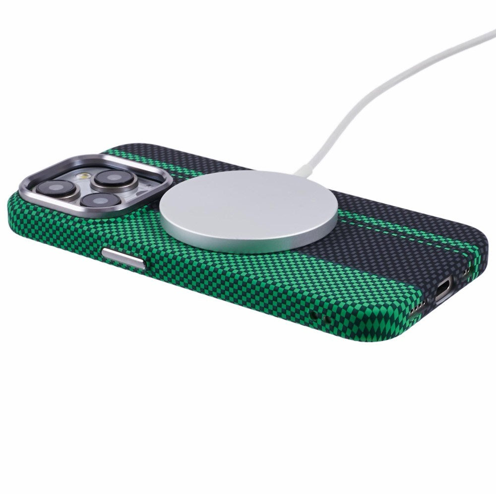 EIDERWOOD Mönstrad Carbon Skal - iPhone 14 Pro - MagSafe Kompatibel - Green/Black