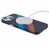 EIDERWOOD Mönstrad Carbon Skal - iPhone 13 - MagSafe Kompatibel - Colorful Stripes