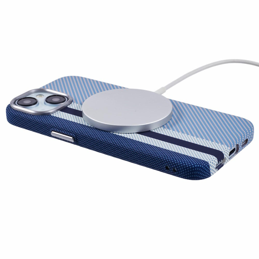 EIDERWOOD Mönstrad Carbon Skal - iPhone 13 - MagSafe Kompatibel - Blue Stripes