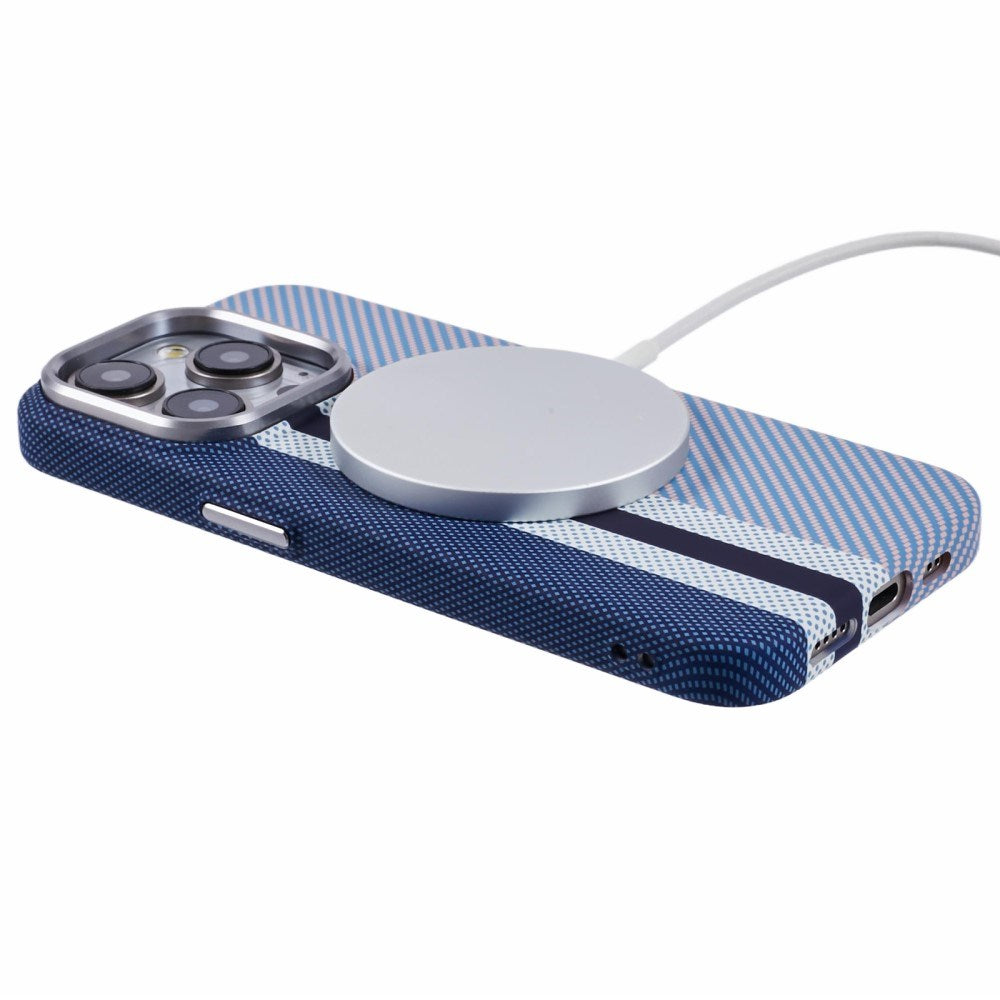 EIDERWOOD Mönstrad Carbon Skal - iPhone 13 Pro - MagSafe Kompatibel - Blue Stripes