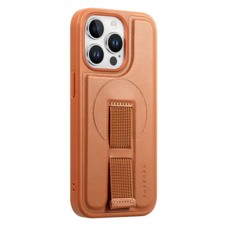 iPhone 13 Pro Hård Plast Skal m. Konstläder Baksida & Fingerrem - MagSafe Kompatibel - Brun