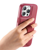 iPhone 13 Pro Hård Plast Skal m. Konstläder Baksida & Fingerrem - MagSafe Kompatibel - Röd