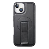 iPhone 15 Hård Plast Skal m. Konstläder Baksida & Fingerrem - MagSafe Kompatibel - Svart