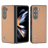 Samsung Galaxy Z Fold5 (5G) Läderklädd Plast Skal - Beige Carbon