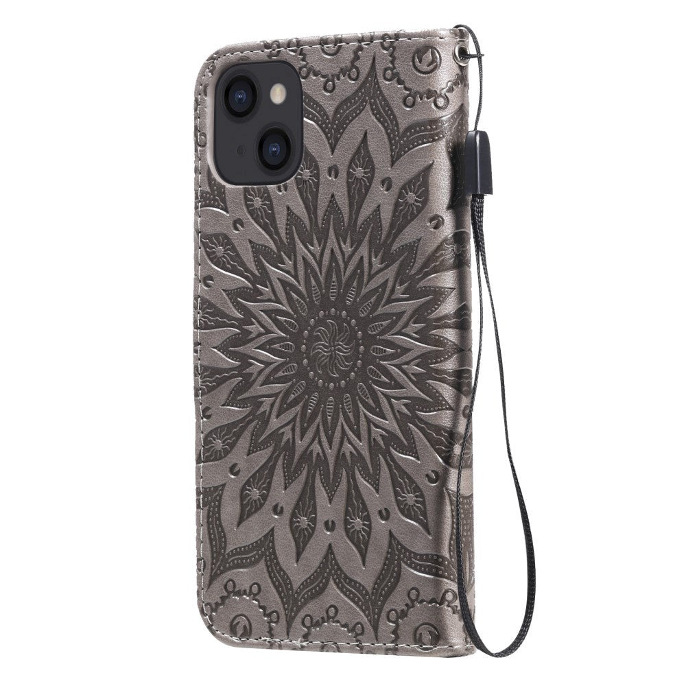 iPhone 15 Läder Plånboksfodral med Rem - Mandala Blomma - Brun