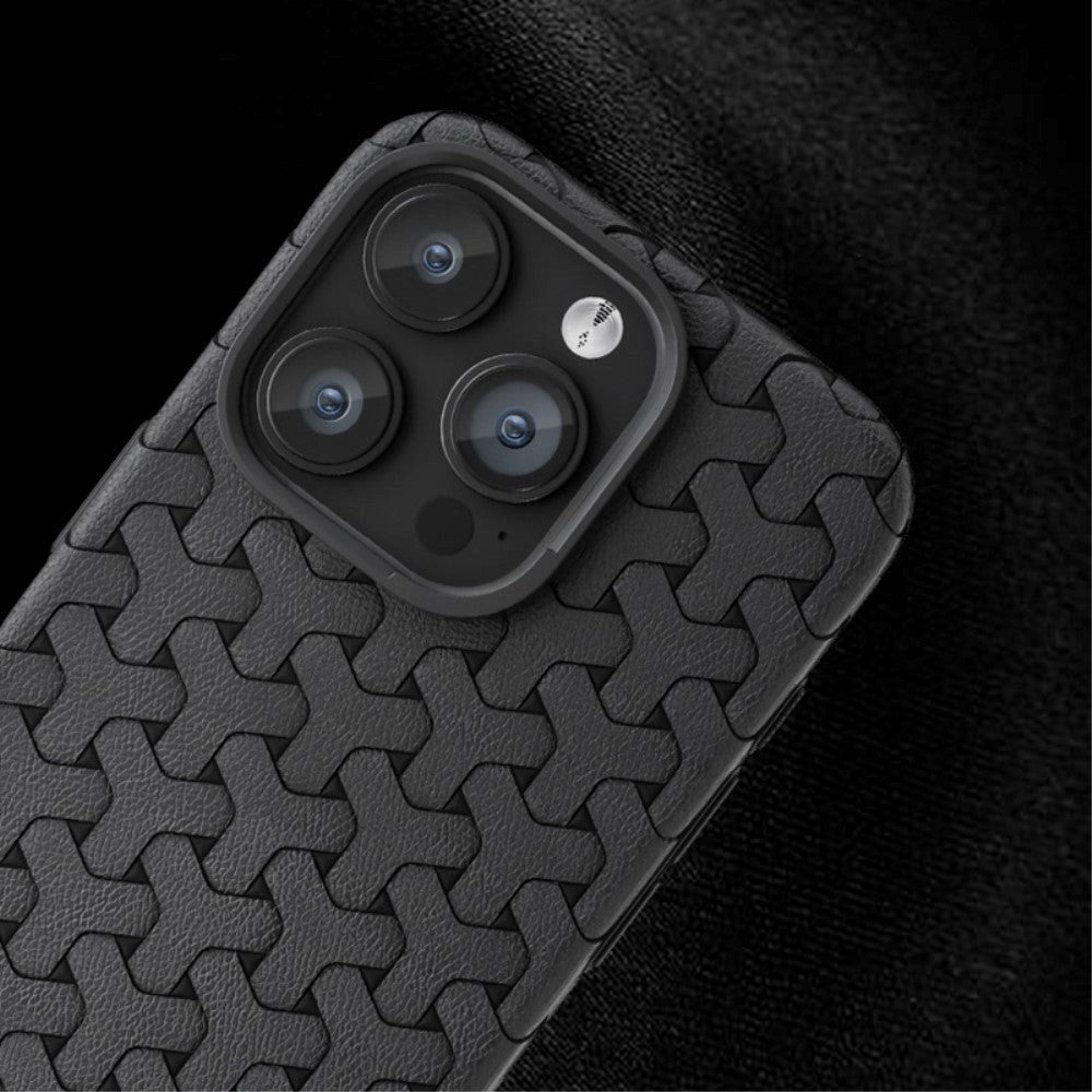 iPhone 15 Pro Max Flexibelt Plastskal - Flätad Textur - Svart