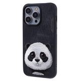 iPhone 15 Pro Hybrid Skal med Djurmotiv & Broderi - Panda