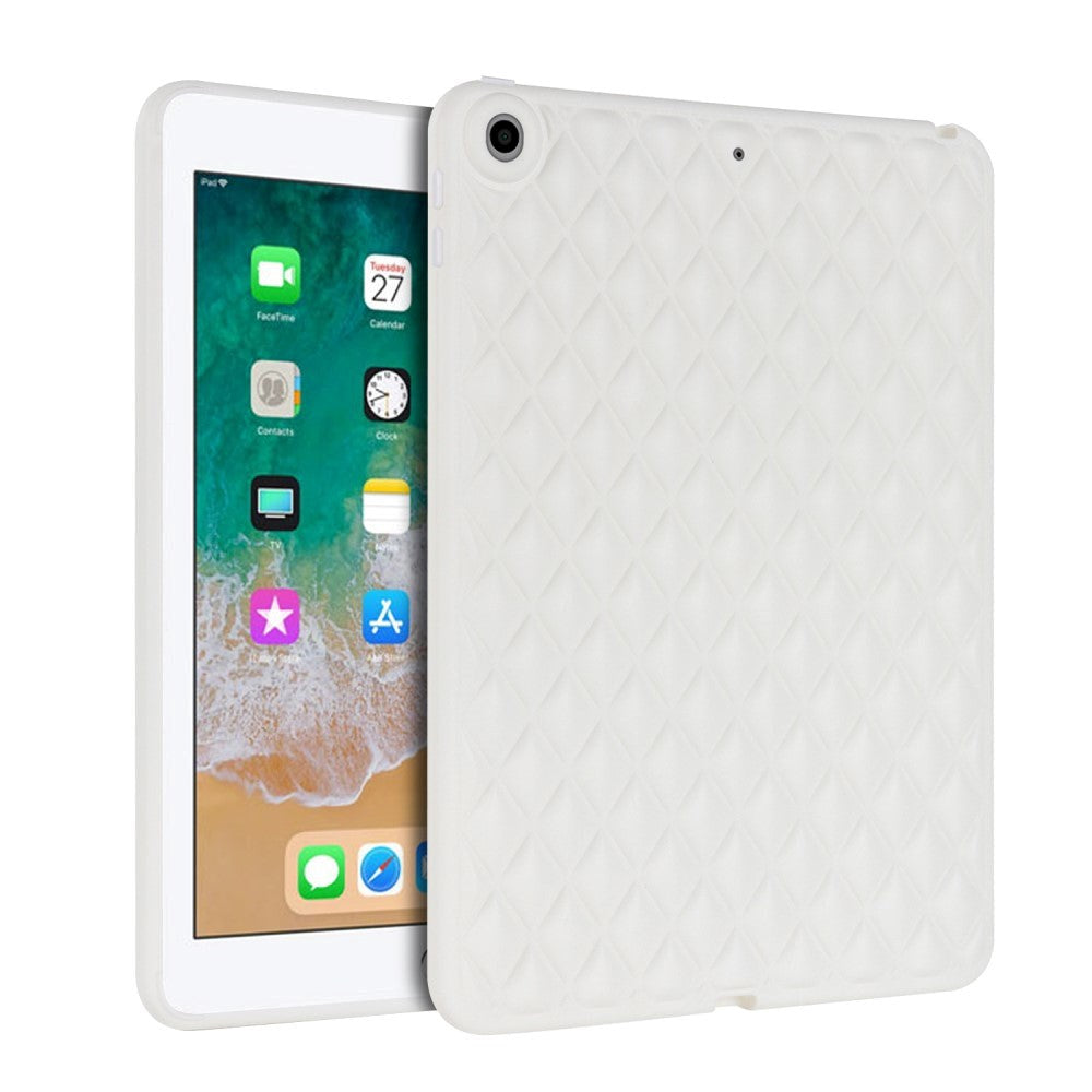 iPad 9.7 (2018-2017) / iPad Air 2 Flexibelt Plast Skal - Rhombe Design - Vit