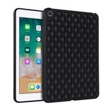 iPad 9.7 (2018-2017) / iPad Air 2 Flexibelt Plast Skal - Rhombe Design - Svart