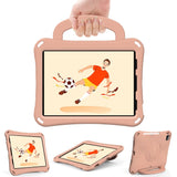 EIDERWOOD iPad Air 10.9" (2022 / 2020) / Pro 11" (2024-2018) Barnskal - Fotboll - Stativ & Handtag - Korall