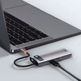Baseus 7-i-1 USB-C Multiportadapter med 3 x USB-A 1 x USB-C 1 x HDMI - Grå