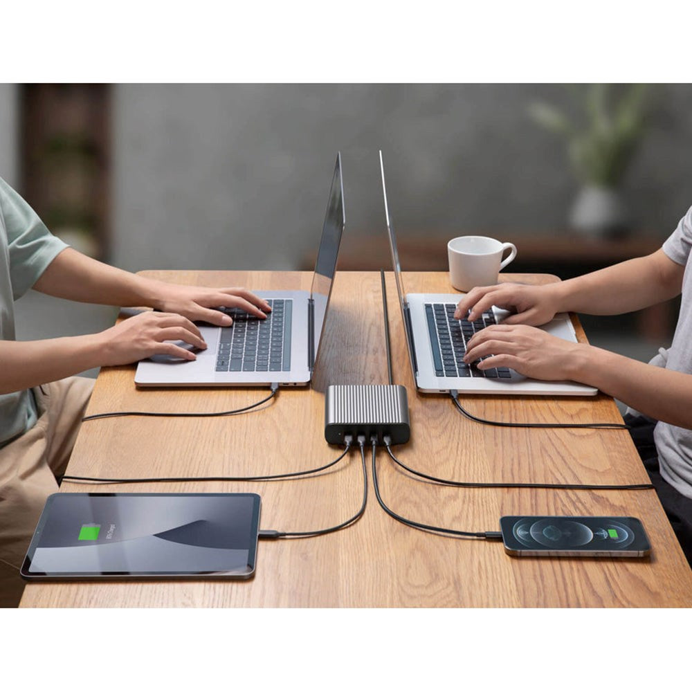 Hyper GaN 245W Laddstation med 4 x USB-C 100W - Grå