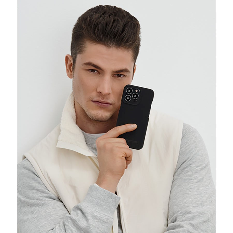 iPhone 13 iDeal of Sweden Fashion Skal - Seamless Coal Black