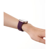 Apple Watch (42/44/SE/45/46/49mm) iDeal of Sweden Soft Swirl Silikonarmband - Storlek M/L - Velvet Plum