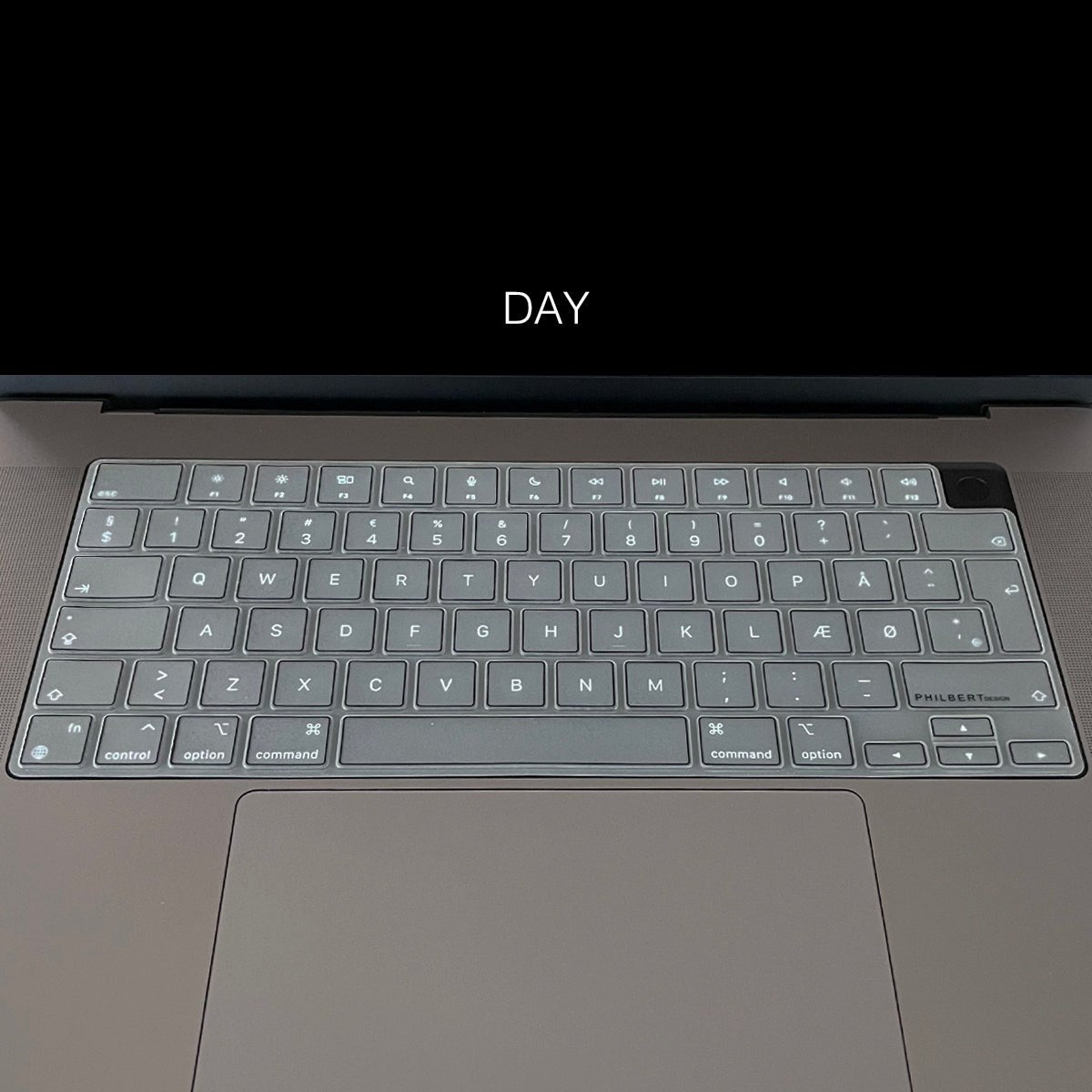 Philbert MacBook Pro 14" / 16" M5-M1 (2026-2021) Tangentbordsskydd - Nordiska Tangenter - Transparent / Svart